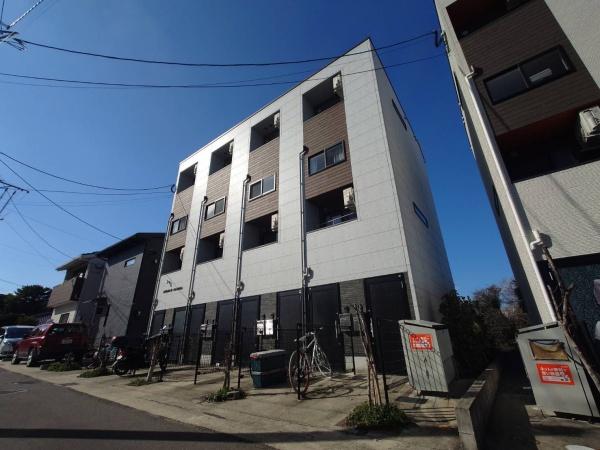 福岡市東区名島１丁目のアパート