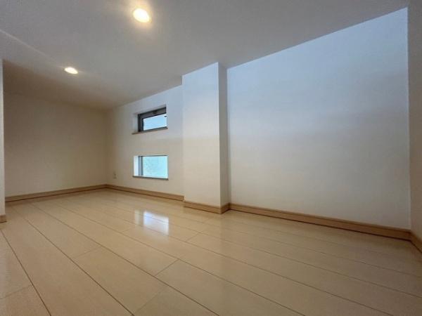 福岡市東区名島２丁目のアパート
