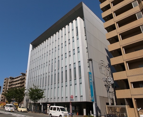 福岡市東区箱崎１丁目のアパート(福岡銀行箱崎支店)
