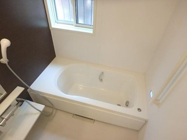 福岡市東区名島４丁目のアパート