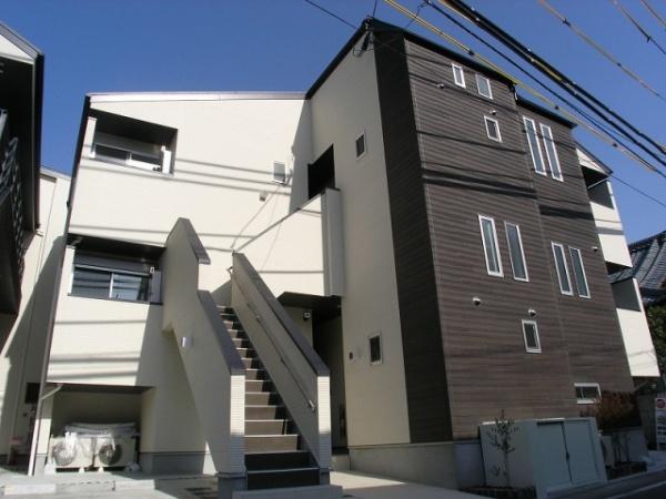福岡市博多区吉塚１丁目のアパート