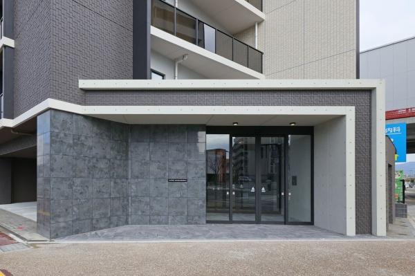 ラフィーネ箱崎駅前