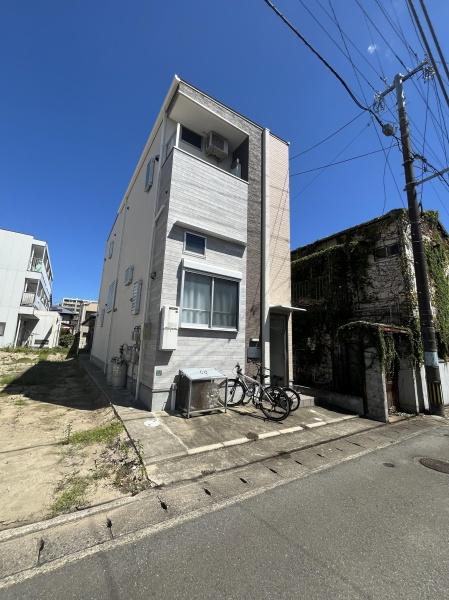 福岡市博多区吉塚1丁目のアパート