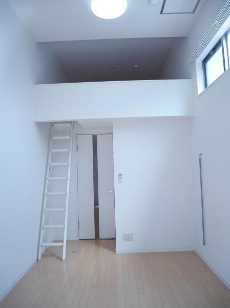 福岡市博多区吉塚３丁目のアパート