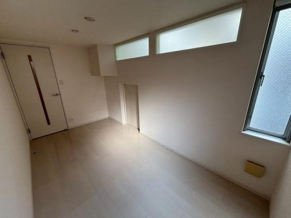 福岡市博多区千代４丁目のアパート