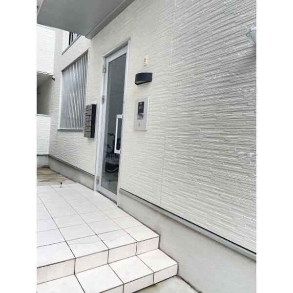 福岡市東区名島２丁目のアパート