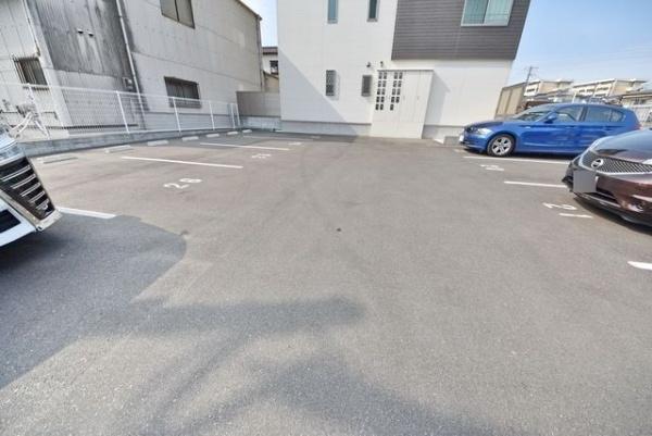 福岡市博多区吉塚８丁目のマンション