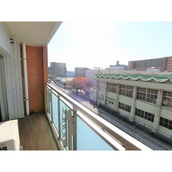 福岡市博多区吉塚８丁目のマンション