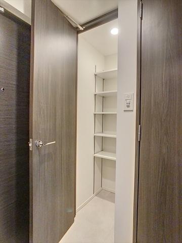 福岡市東区名島２丁目のマンション