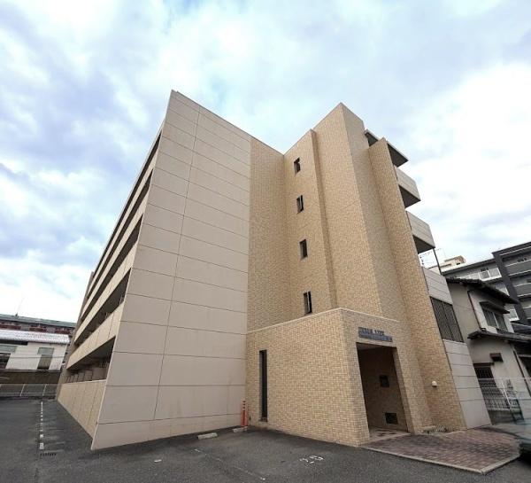 福岡市東区松田３丁目のマンション