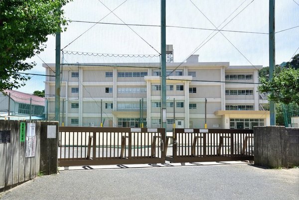 キャッスルベルトリー(県立大学駅(京急本線))