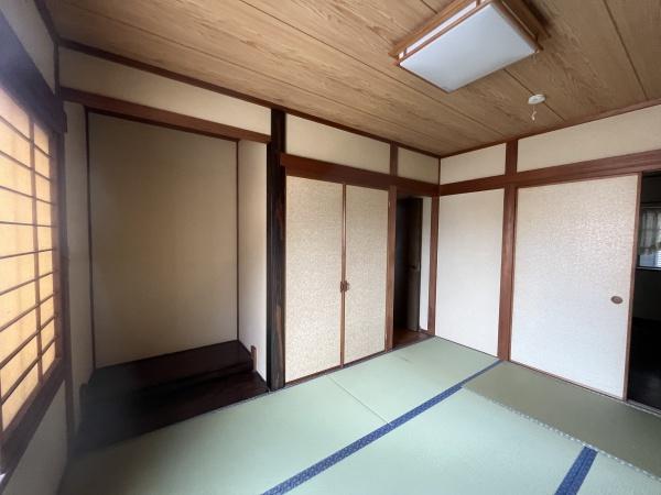 長坂3丁目貸家