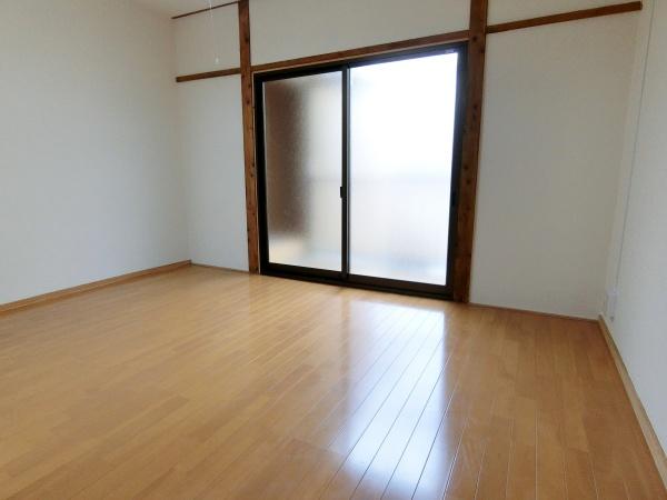 右京区西京極東大丸町