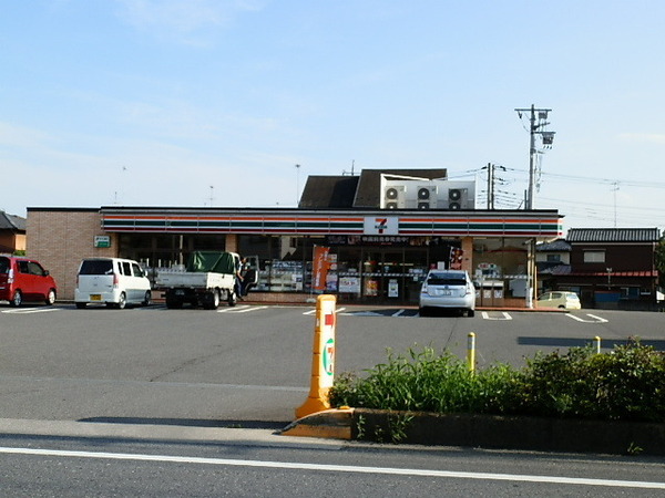 セピアコーポA棟(セブンイレブン)