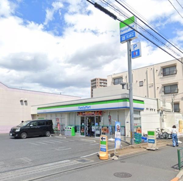 WELL STONE(ファミリーマート浮間一丁目店)