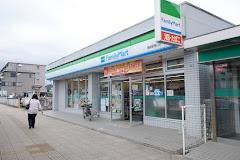 ライフヒルズ飯能三杉台弐番館(ファミリーマート飯能駅南口店)