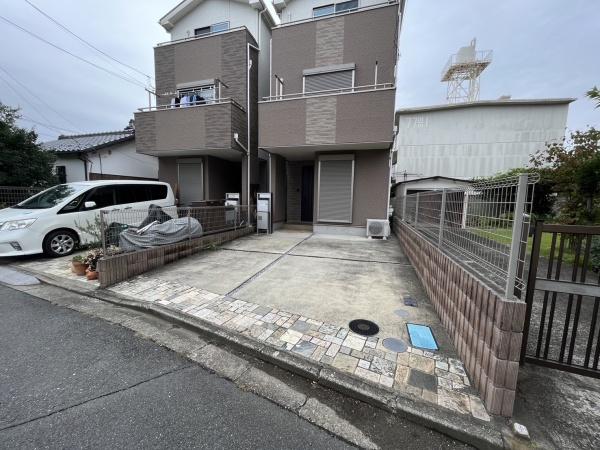 領家7丁目一戸建(駐車場)