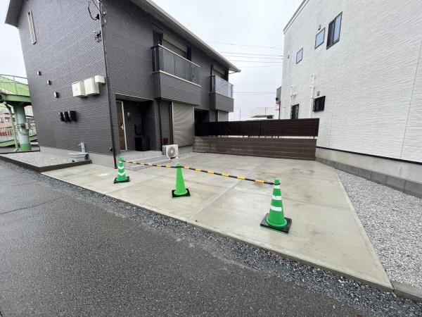 ファミーユメゾン(駐車場)