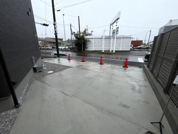 ファミーユメゾン(駐車場)