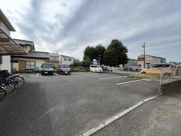 フェリーチェ(駐車場)