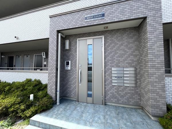 ウエストコート(エントランス)