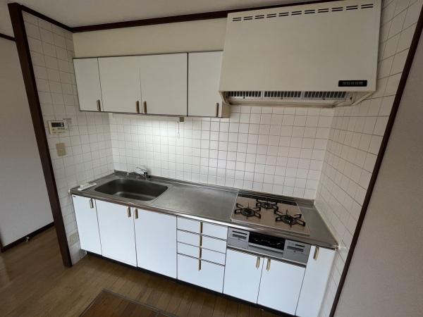 ロイヤルヒルズＡ棟