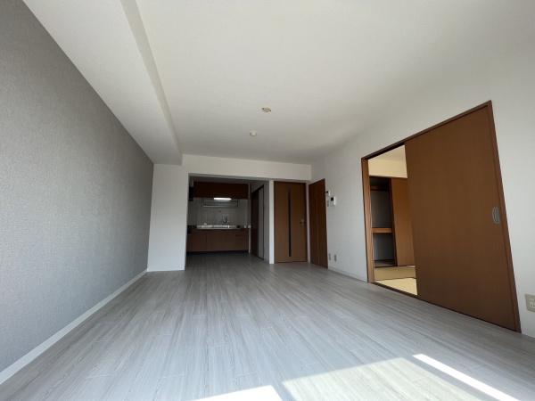 ロイヤルプラザ