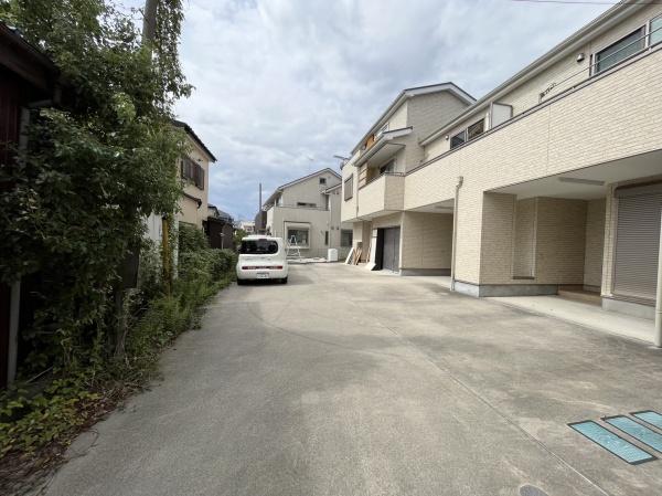 草加市新里町テラスハウス