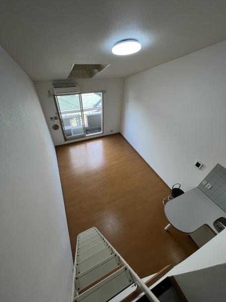 アルバニー荻嶋