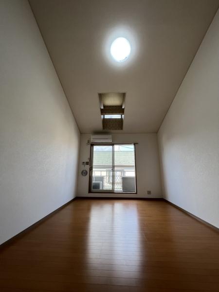 アルバニー荻嶋