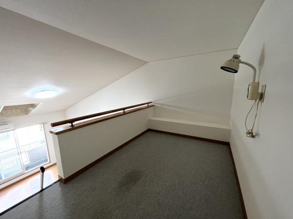 アルバニー荻嶋