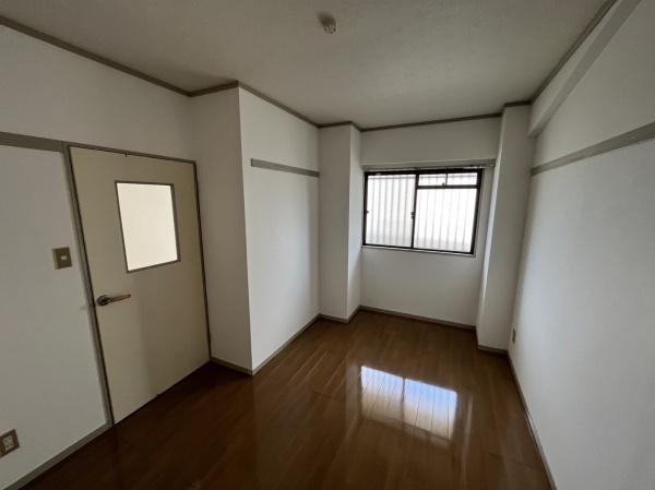 シャルマン島村