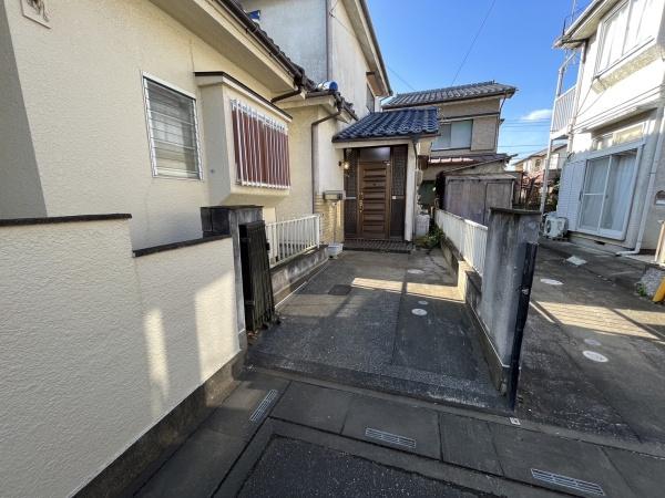 上尾市小泉8丁目貸家