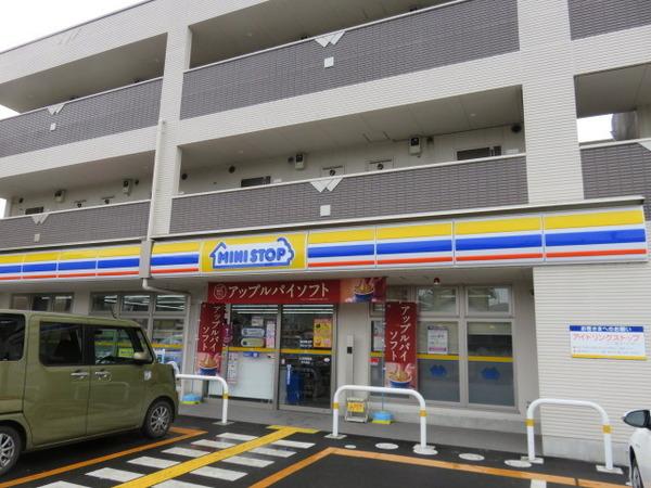 ウエストハイム草加小山(ミニストップ)