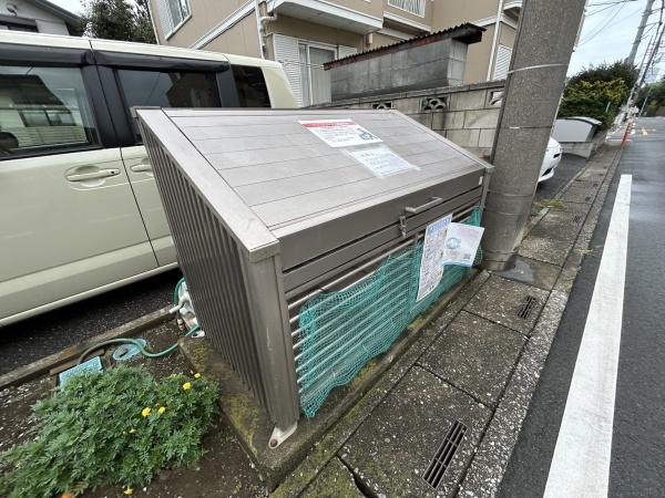 アンジュール