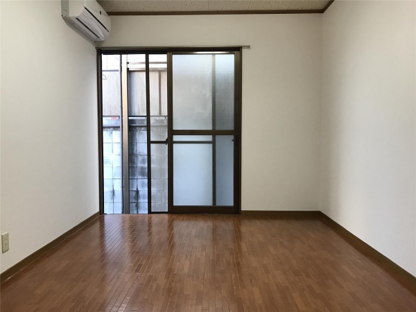 AIAI 1Kハイツ(リビング)