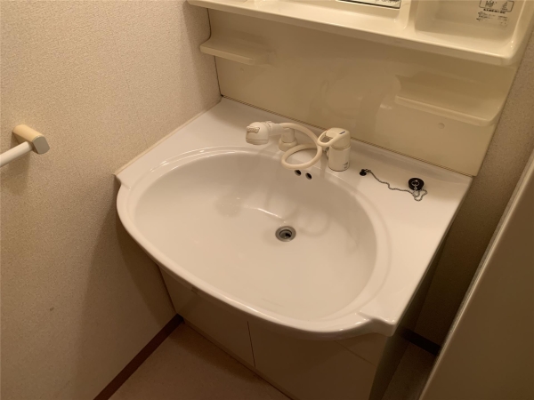 シャトー三和南車崎
