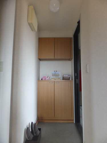 ファミーユ中野 A棟(玄関)