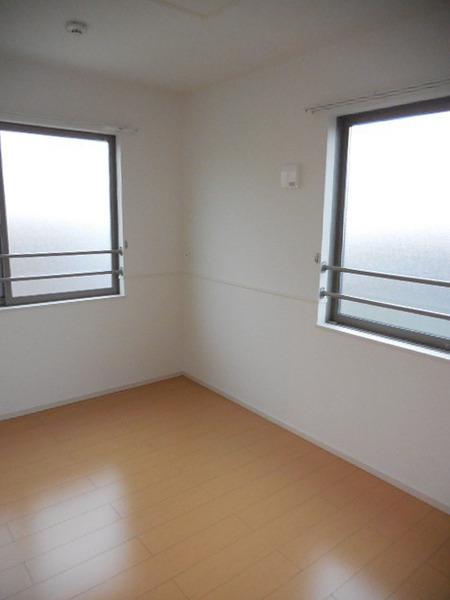 米子市旗ヶ崎6丁目のアパート(洋室)