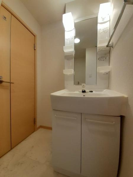 境港市三軒屋町のアパート