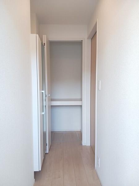 ニシキレーベン2(玄関)