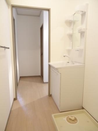 グランドール三柳 2(玄関)