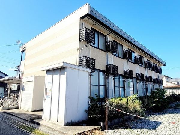 レオパレスボムール３
