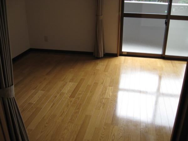 スカイマンション D(リビング)