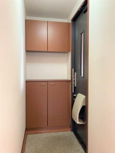 ワイズシャンポール A棟(玄関)