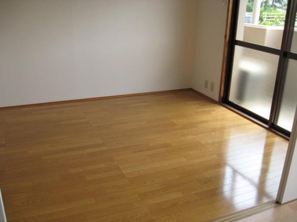 スカイタウン・コースト 1(洋室)