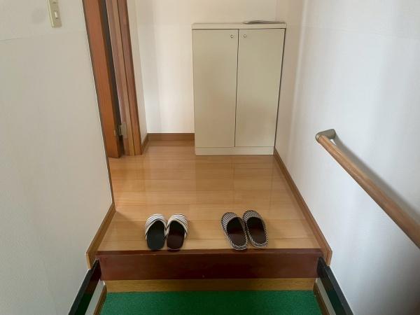 ラ・メゾン・スカイ・ウエスト A棟(玄関)