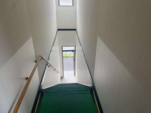 ラ・メゾン・スカイ・ウエスト A棟(玄関)