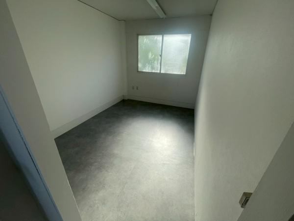 博労町テナントビル３階
