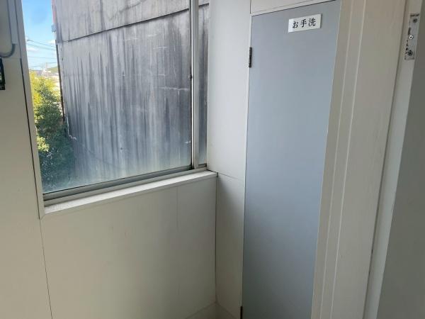 博労町テナントビル３階